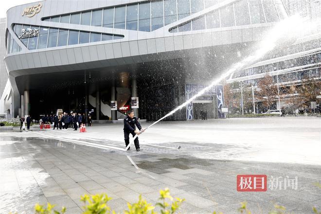 |尊龙新版官网网页版武汉地铁迅和物业百余名“能工巧匠”同台竞